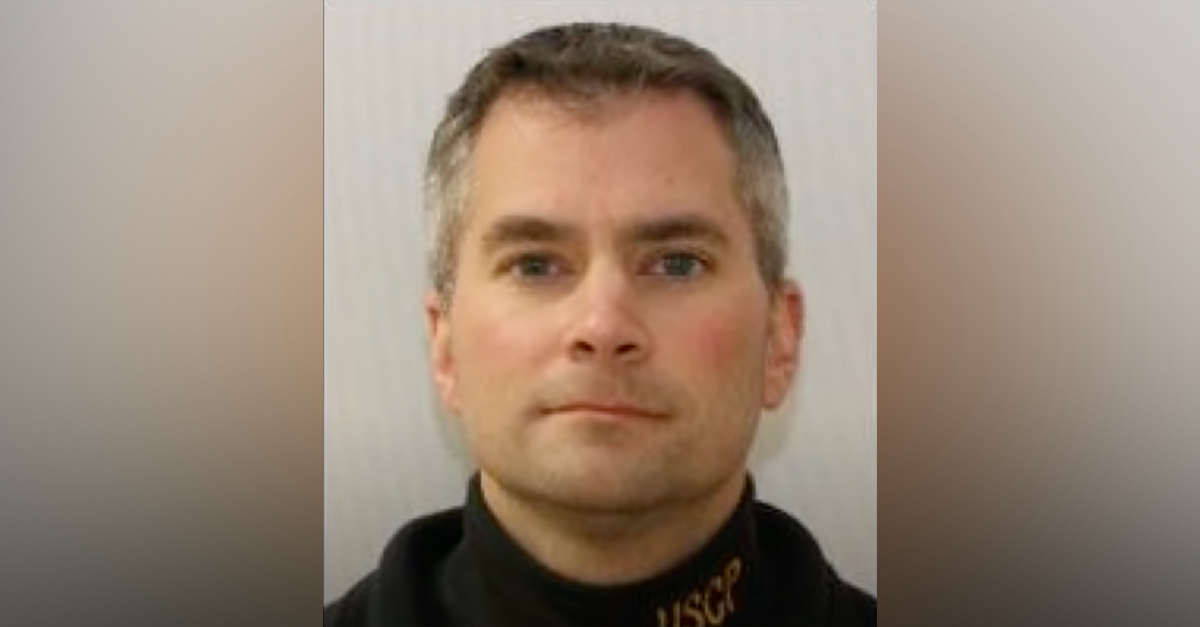Right-wing media are spreading conspiracy theories about officer Brian Sicknick's death - Vimarsana News