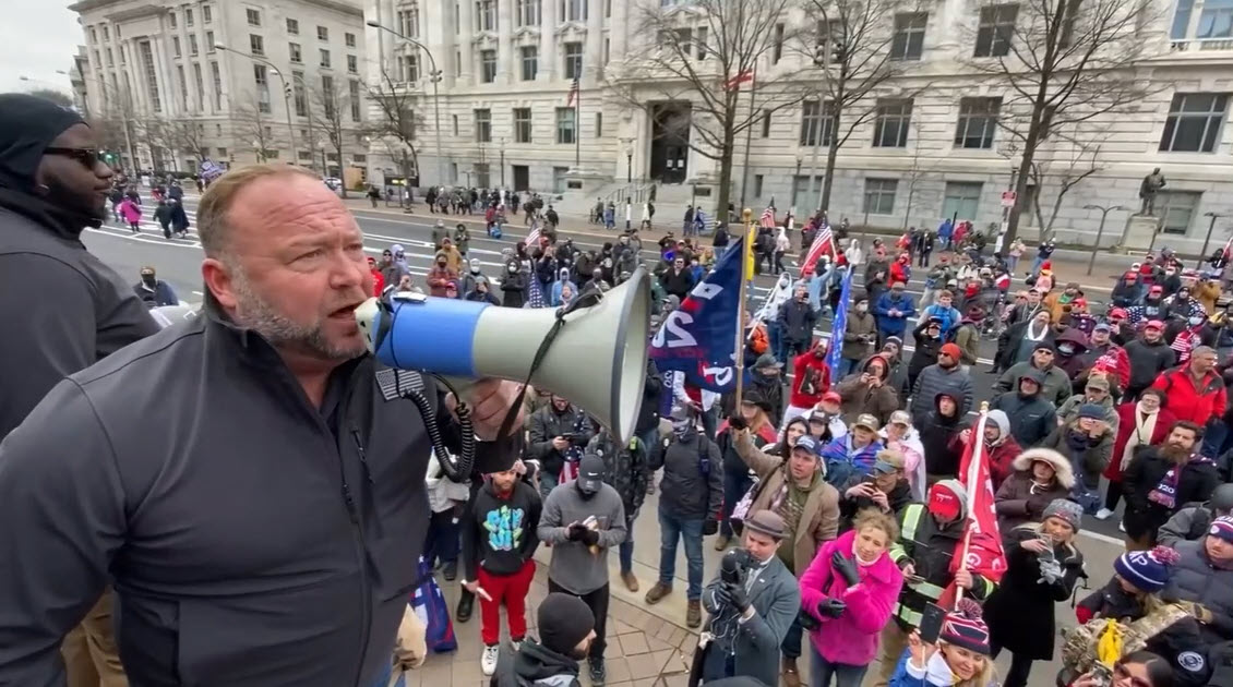 Alex Jones speaking to a crowd on January 6