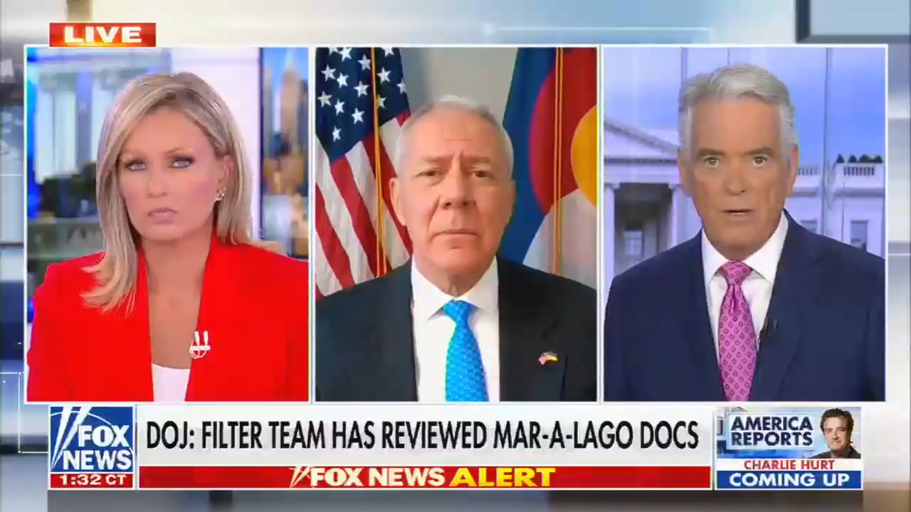 Fox anchor John Roberts pushes Trump's false claims about classified ...