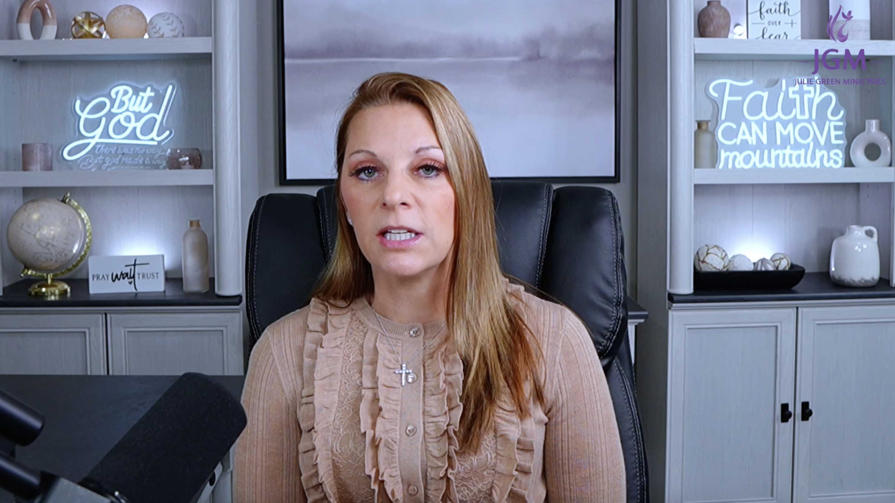 MAGA “prophet” Julie Green delivers “prophetic word” about martial law and the 2026 midterms